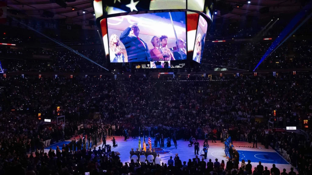 Trump enfrenta vaias em jogo das finais da NBA em Nova York Trump enfrenta vaias em jogo das finais da NBA em Nova York