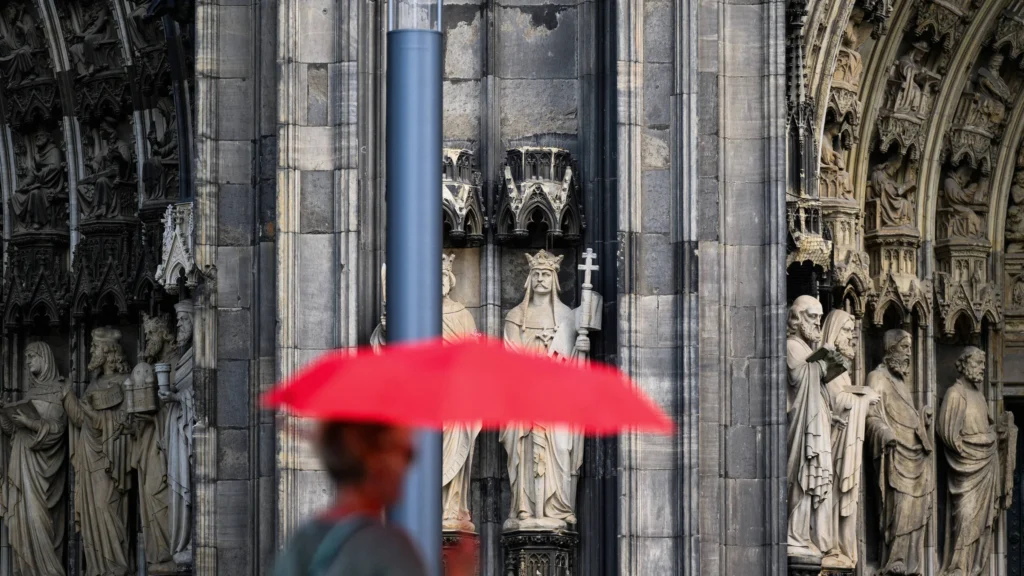 Onda de Calor Extrema Avança pelo Leste da Europa e Registra Recordes de Temperatura na Hungria