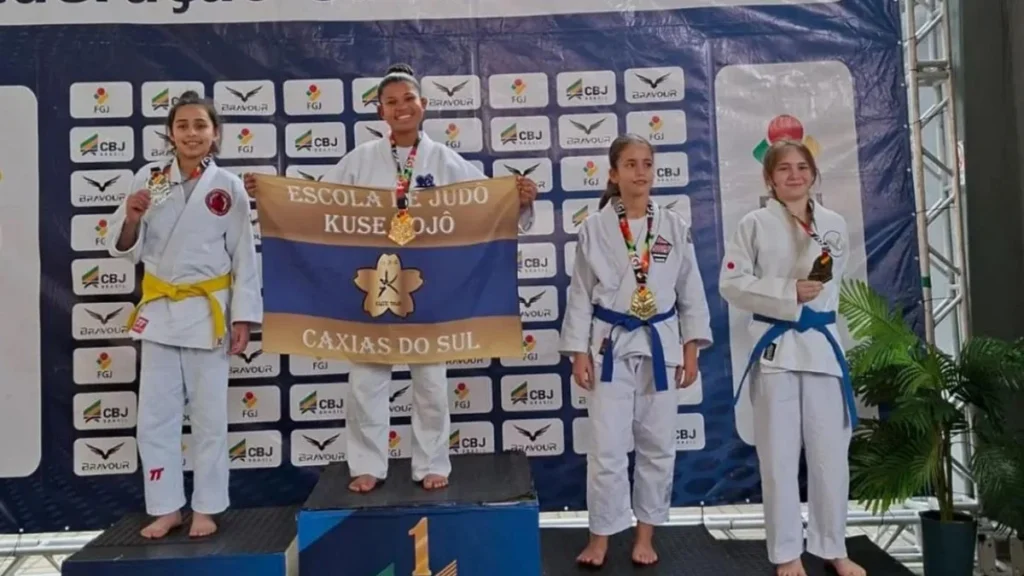 Atletas do Kuse Dojô brilham no Campeonato Brasileiro Sub-13 com 17 medalhas
