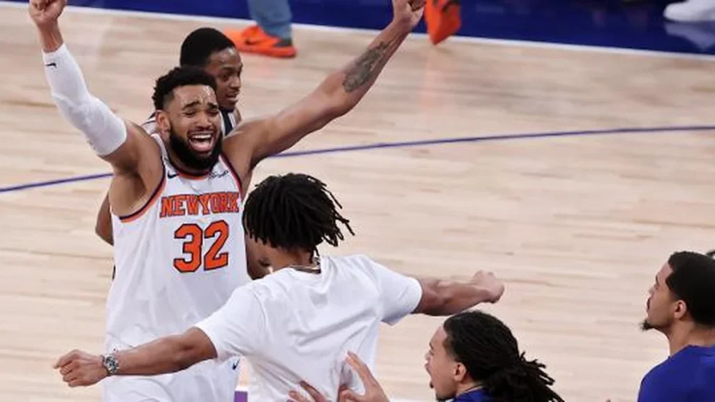 Knicks fazem virada histórica e colocam uma mão na taça da NBA com 3 a 1 sobre Spurs