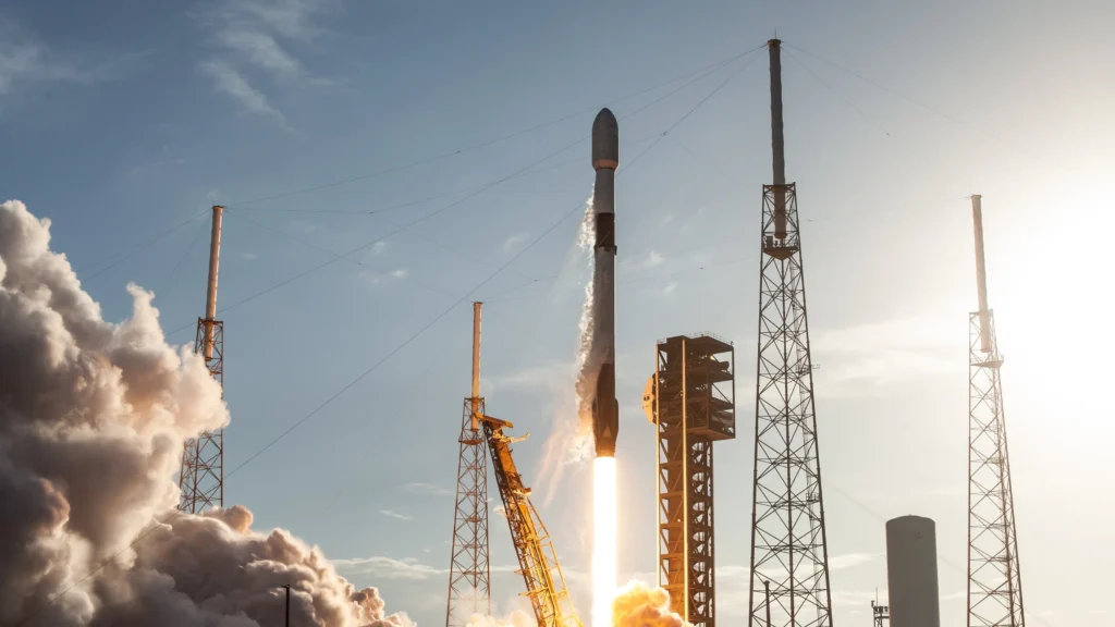 SpaceX prepara 13º voo de teste da Starship com satélites Starlink a bordo SpaceX prepara 13º voo de teste da Starship com satélites Starlink a bordo